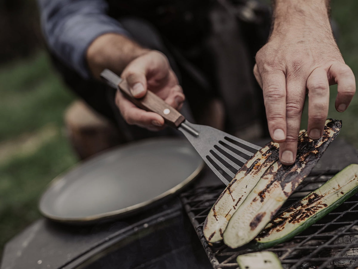 Barebones Cowboy Grill Fish Spatula Stainless Steel Natural Walnut CKW-467