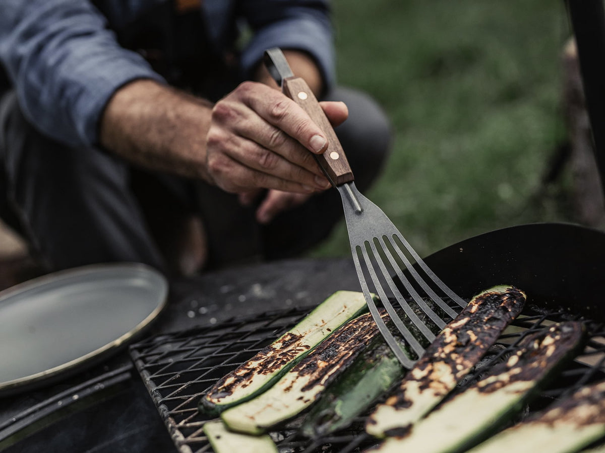 Barebones Cowboy Grill Fish Spatula Stainless Steel Natural Walnut CKW-467