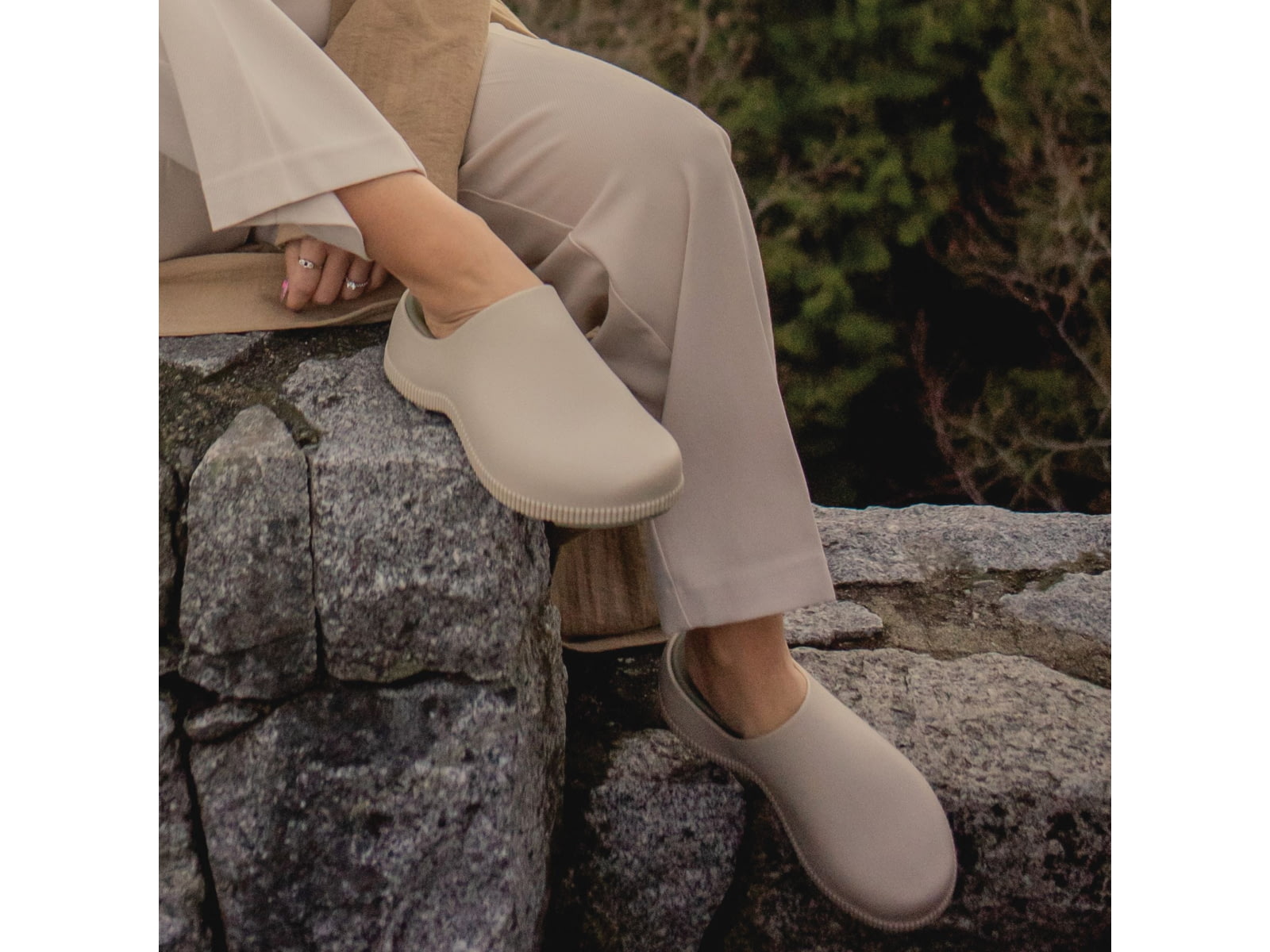 Cougar Sven Luxmotion Molded TPE Water-Friendly Clog - Women's Sand