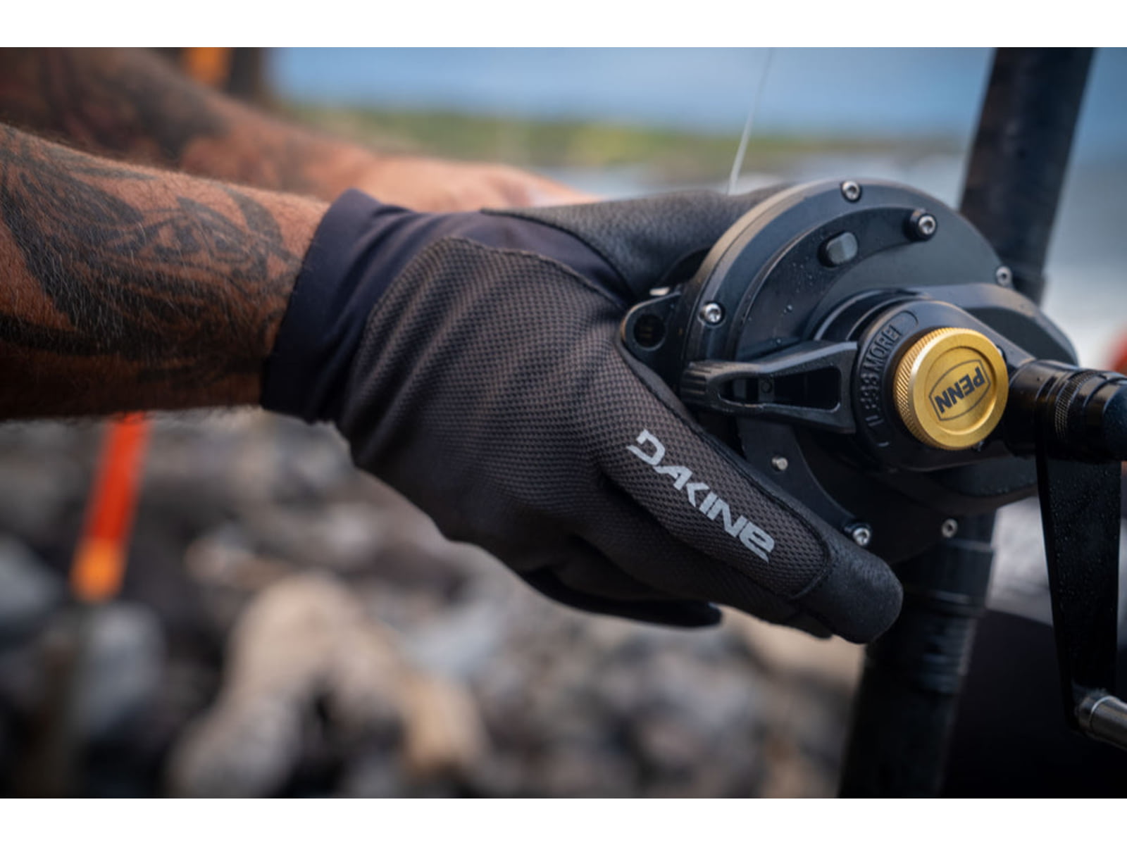 USED Dakine Fish Full Finger Glove Black Extra Large