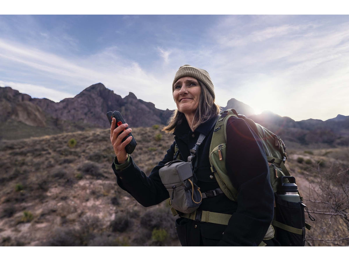 Garmin Montana 710i Rugged GPS Handheld Navigator w/Built-in InReach Technology Black 010-02964-00
