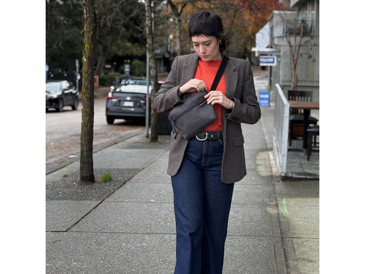 GoDark Faraday Crossbody Bag Charcoal