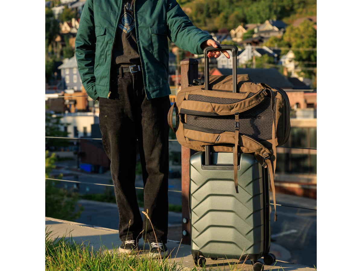 Gregory Cache Large Spinner Rolling Luggage Men/Unisex Black Lichen One Size 155041-A653