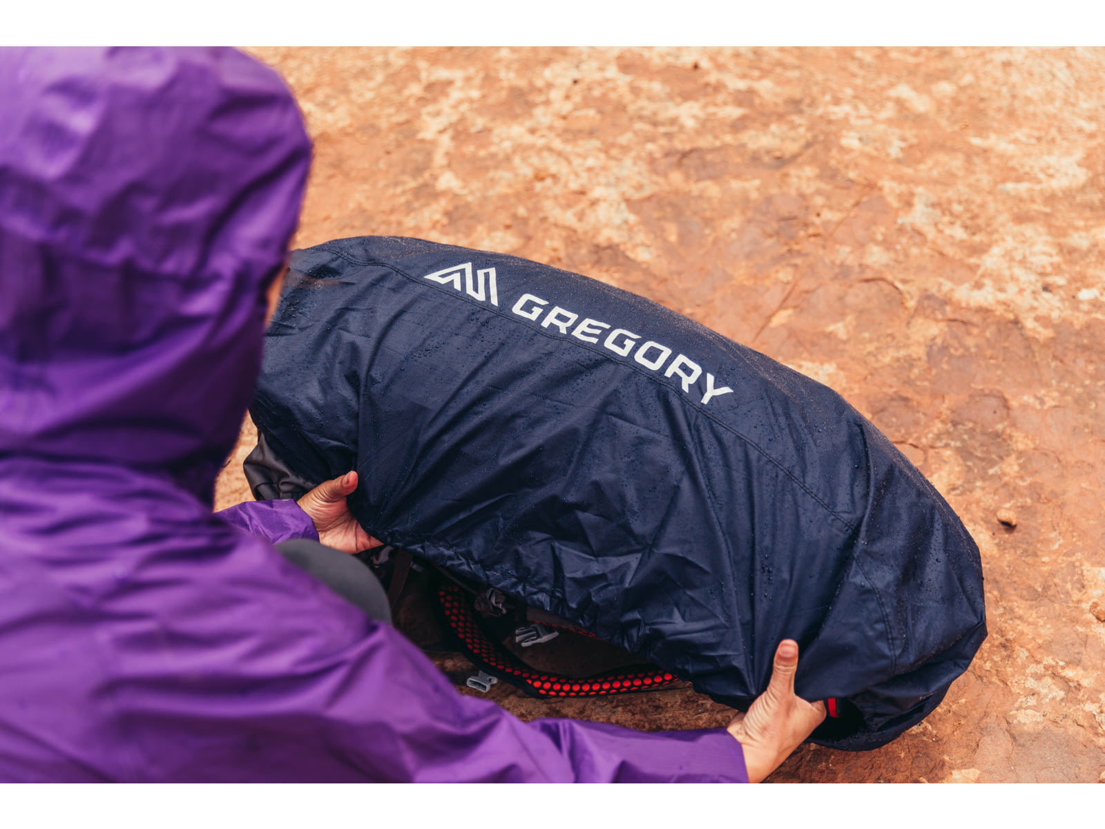Gregory 50L-80 Raincover Beaming Red Large