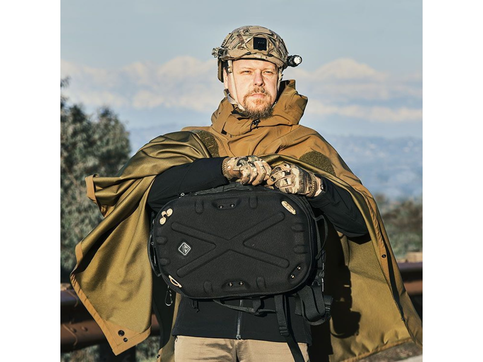 Hazard 4 Poncho Villa Softshell Poncho Black