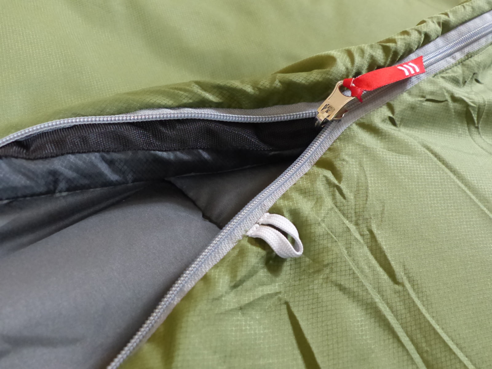 Hotcore R-200 Sleeping Bag Green 90in x 34in