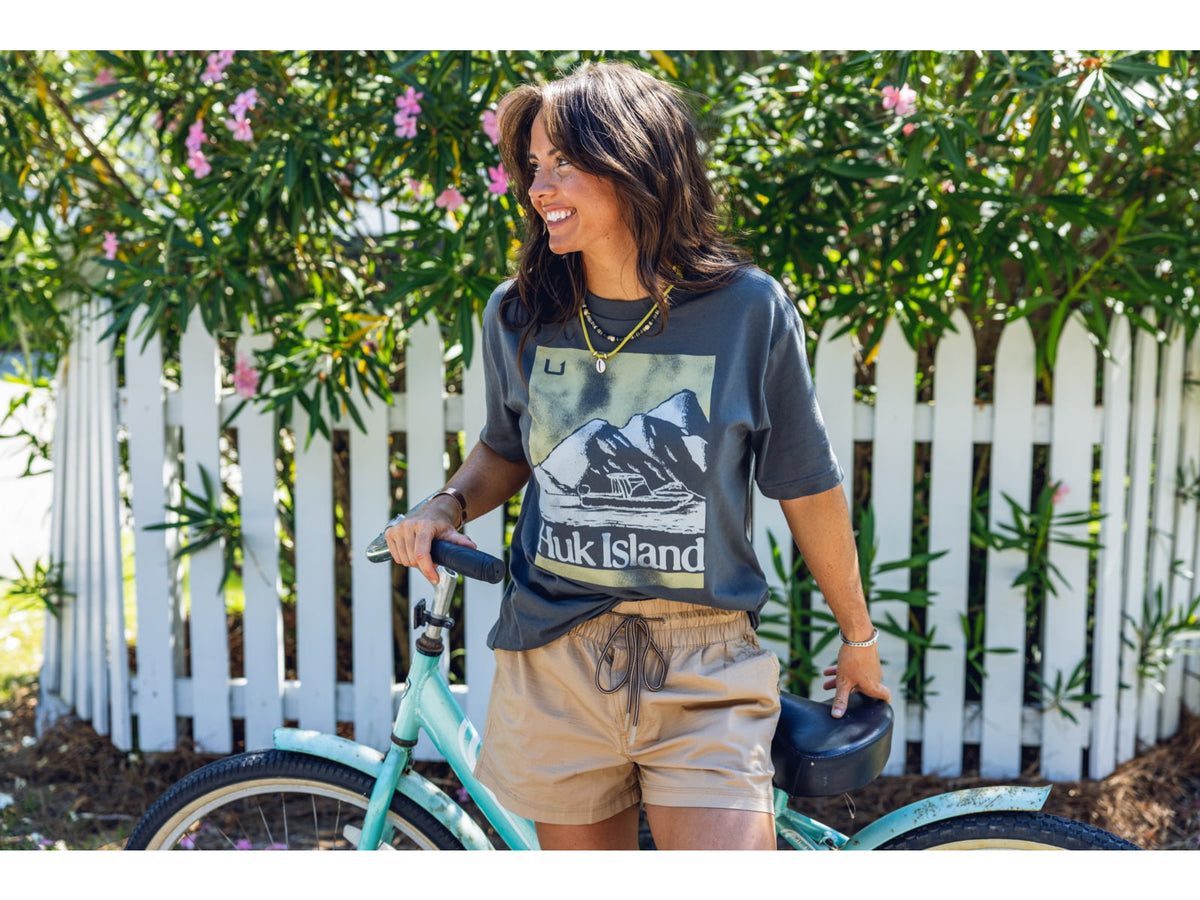 HUK Performance Fishing Huk Island T-Shirt - Women's Short Sleeve Volcanic Ash