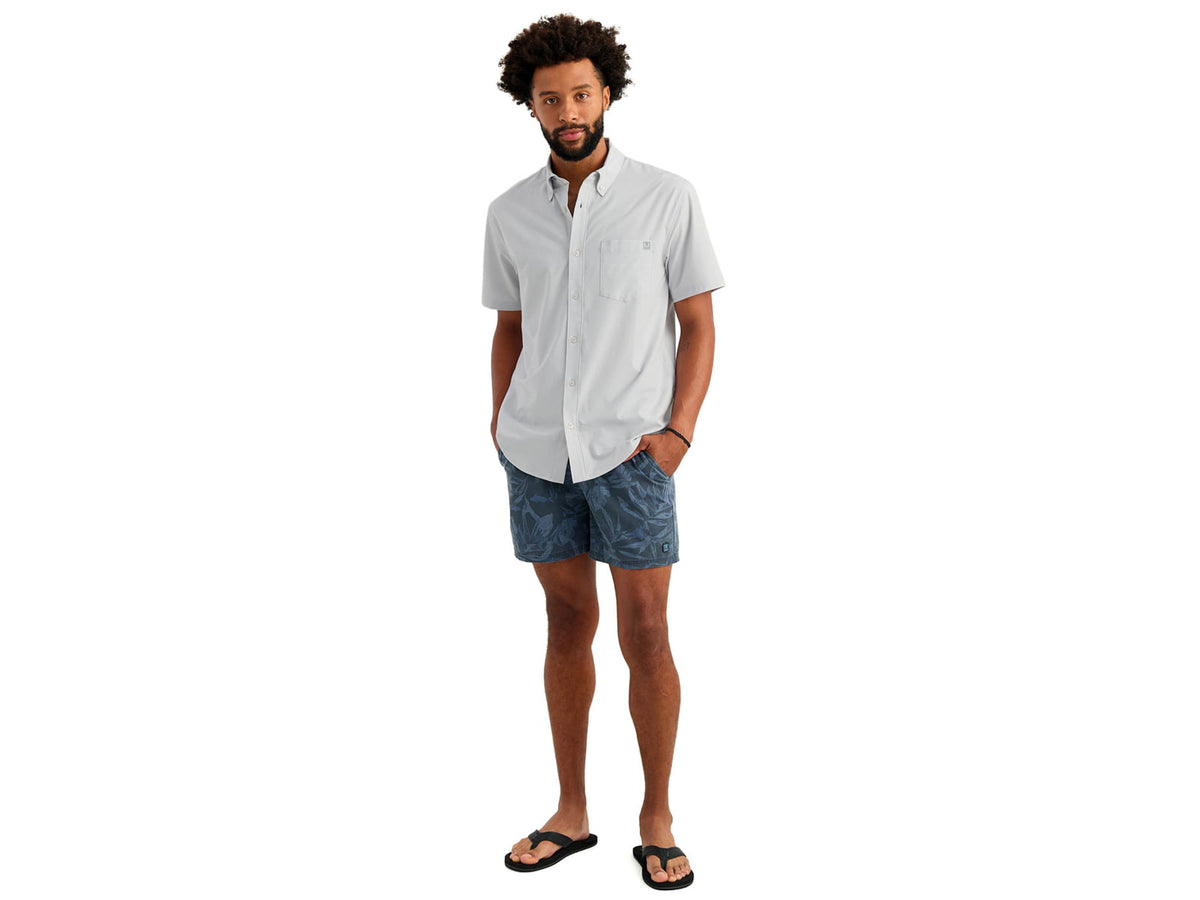 HUK Performance Fishing Kona Solid Short Sleeve - Men's Seagull