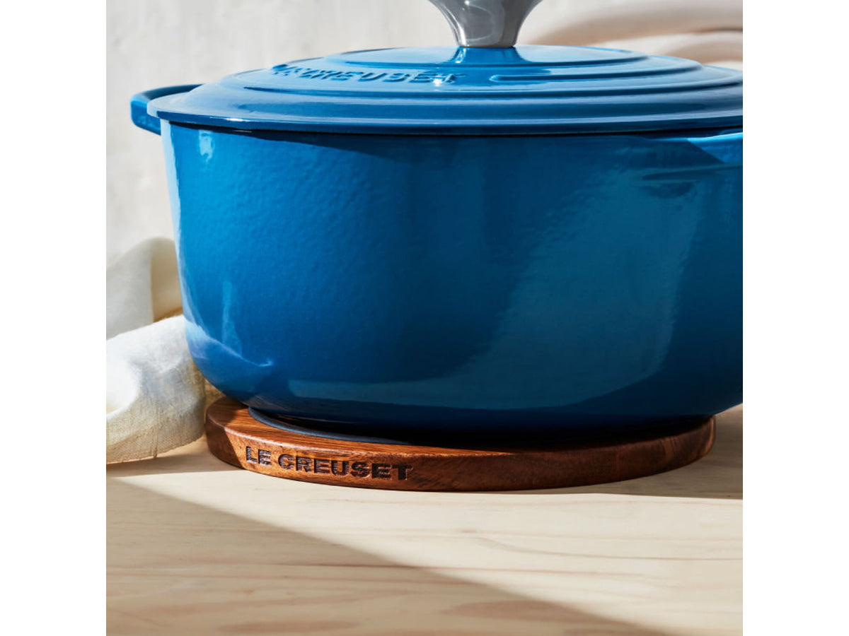 Le Creuset Magnetic Wooden Trivet - Acacia Wood w/ Black Silicone Rings 8in 47009000001001