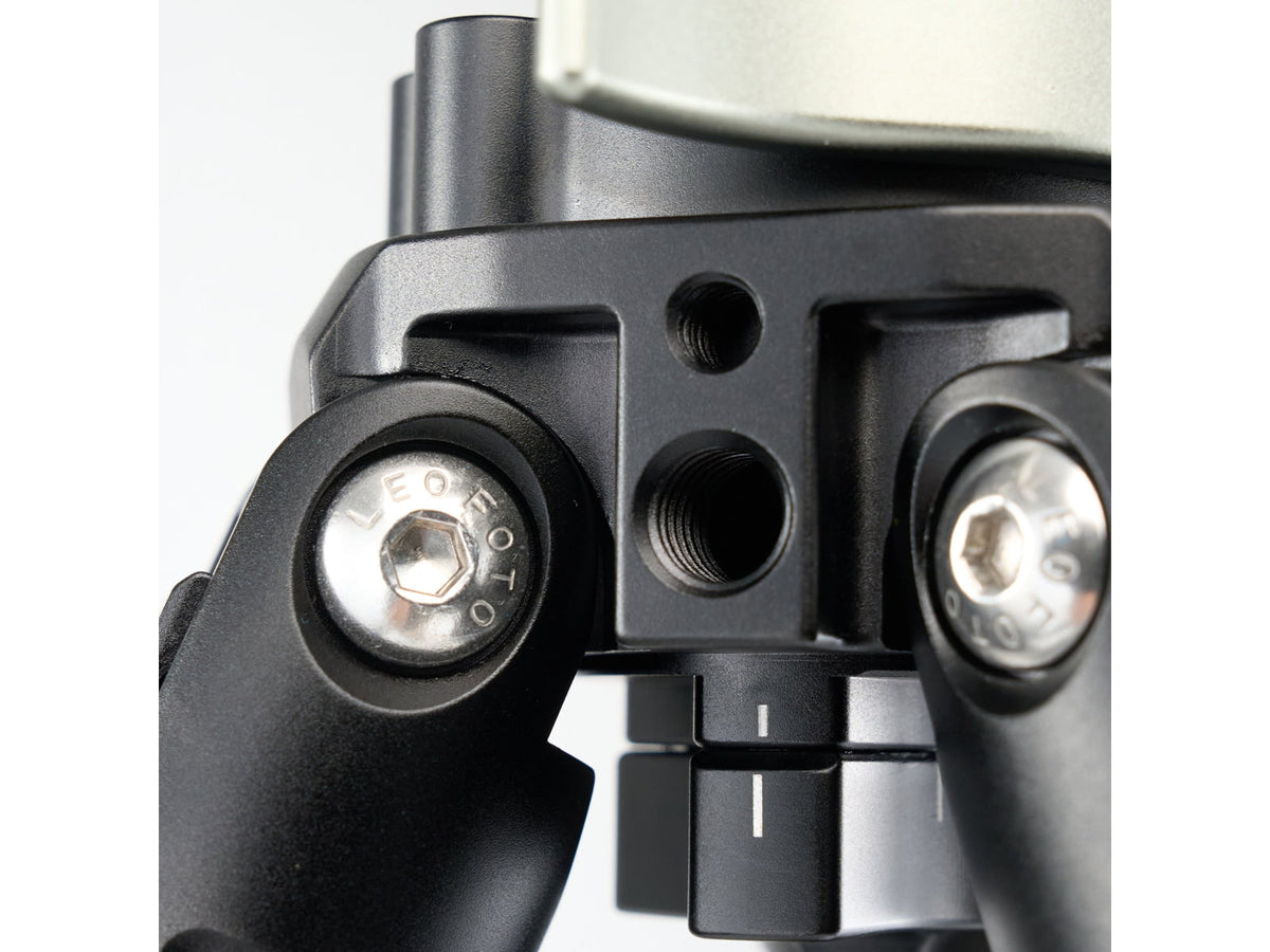 Leofoto STO-322CX Inverted Outdoors Series Carbon Fiber Tripod w/Integrated Lever-Control Ballhead 6.42-66.34in Black