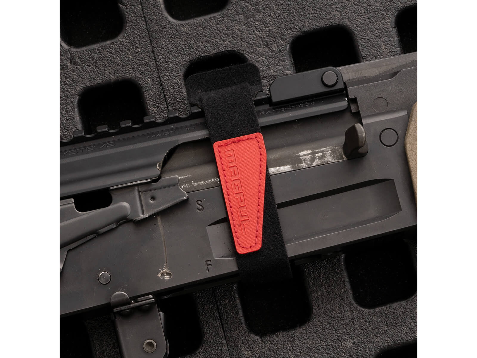 Magpul Industries DAKA Gear Straps 12in x 0.75in 4 Pack Matte Black/Red