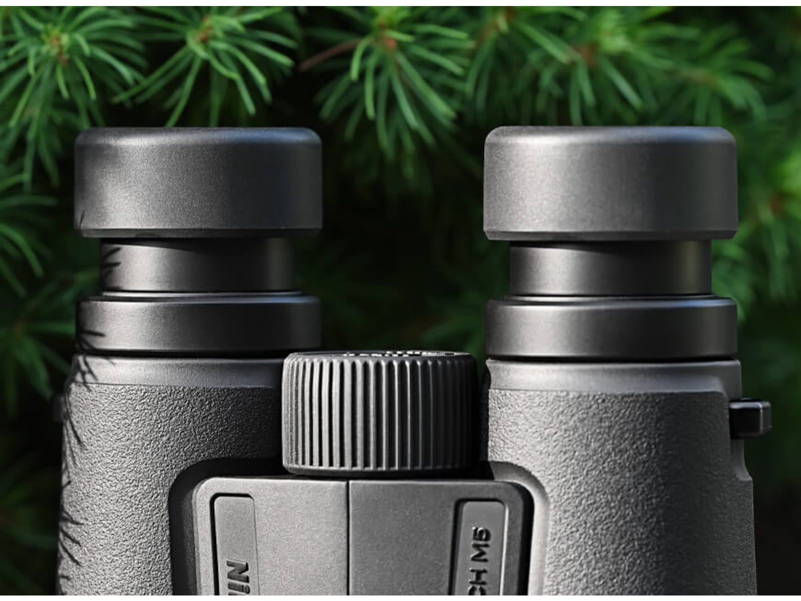 Nikon M5 8 x 42 Roof Prism Binoculars Black