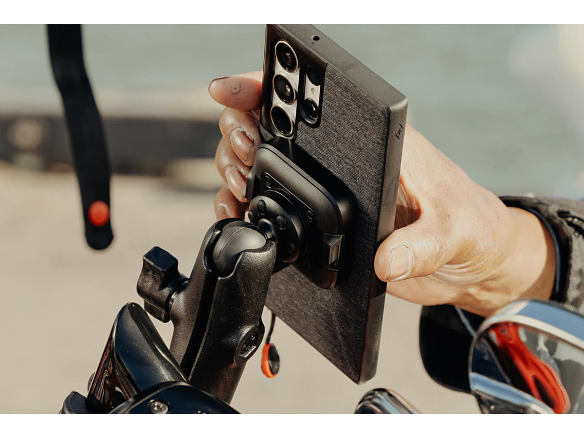 Peak Design Locking Ball Mount Adapter 1 in Charging Qi2 Black