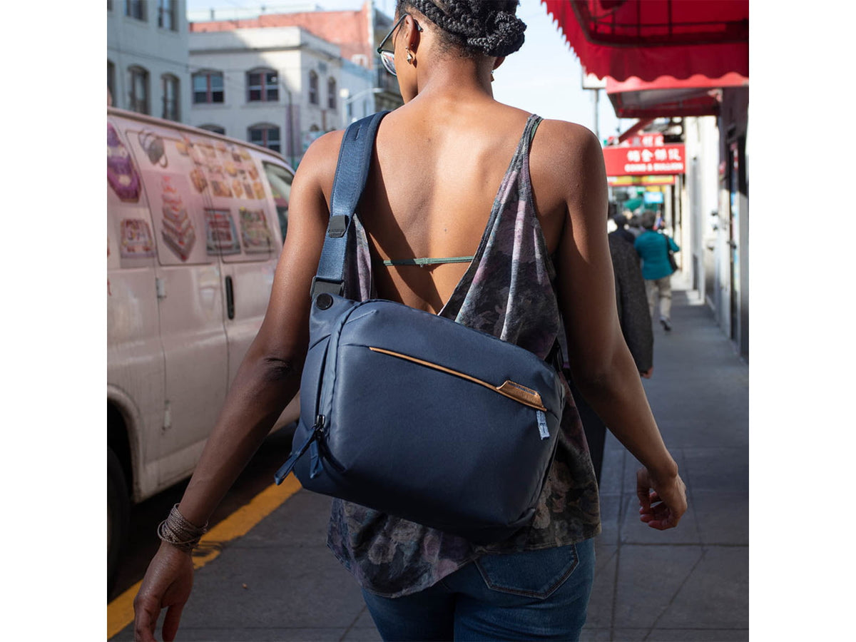Peak Design Everyday Sling 6L Backpack Midnight Small BEDS-6-MN-2