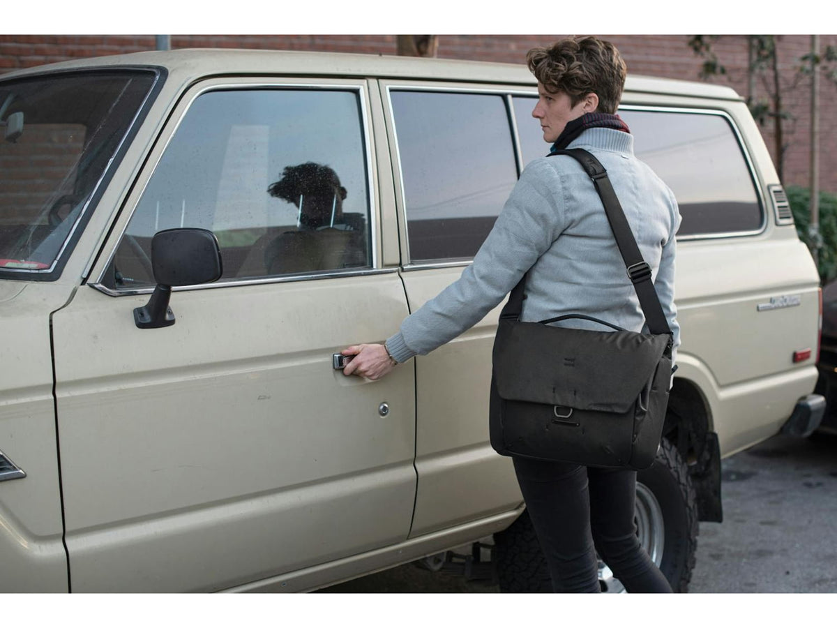 Peak Design V2 Everyday Messenger 13 Liters Black