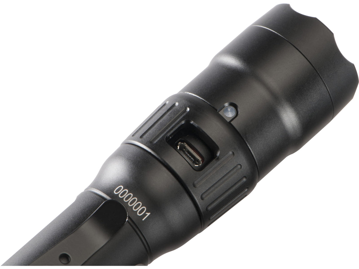 Pelican 7600 3-Color Led Li-Ion Rechargeable Black 076000-0000-110