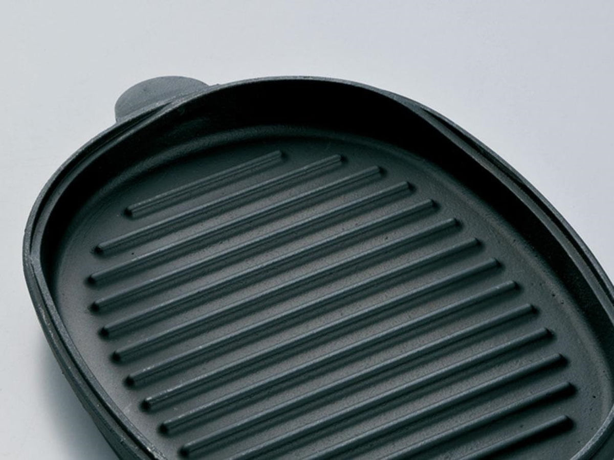 Snow Peak Micro Oval Cast Iron Oven One Size