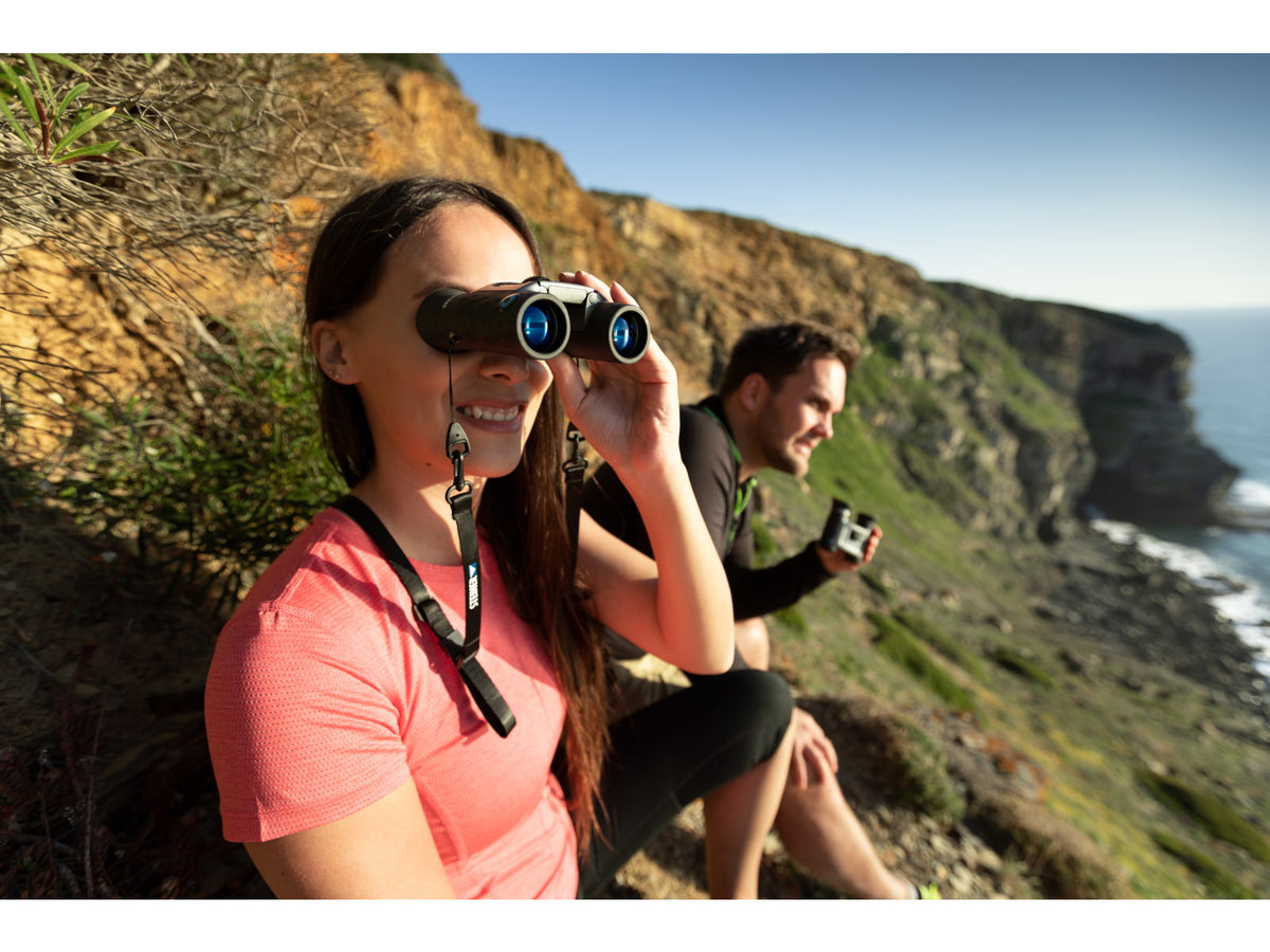 Steiner BluHorizons 10x26mm Roof Prism Binoculars NBR Long Life Rubber Armoring Black 2044