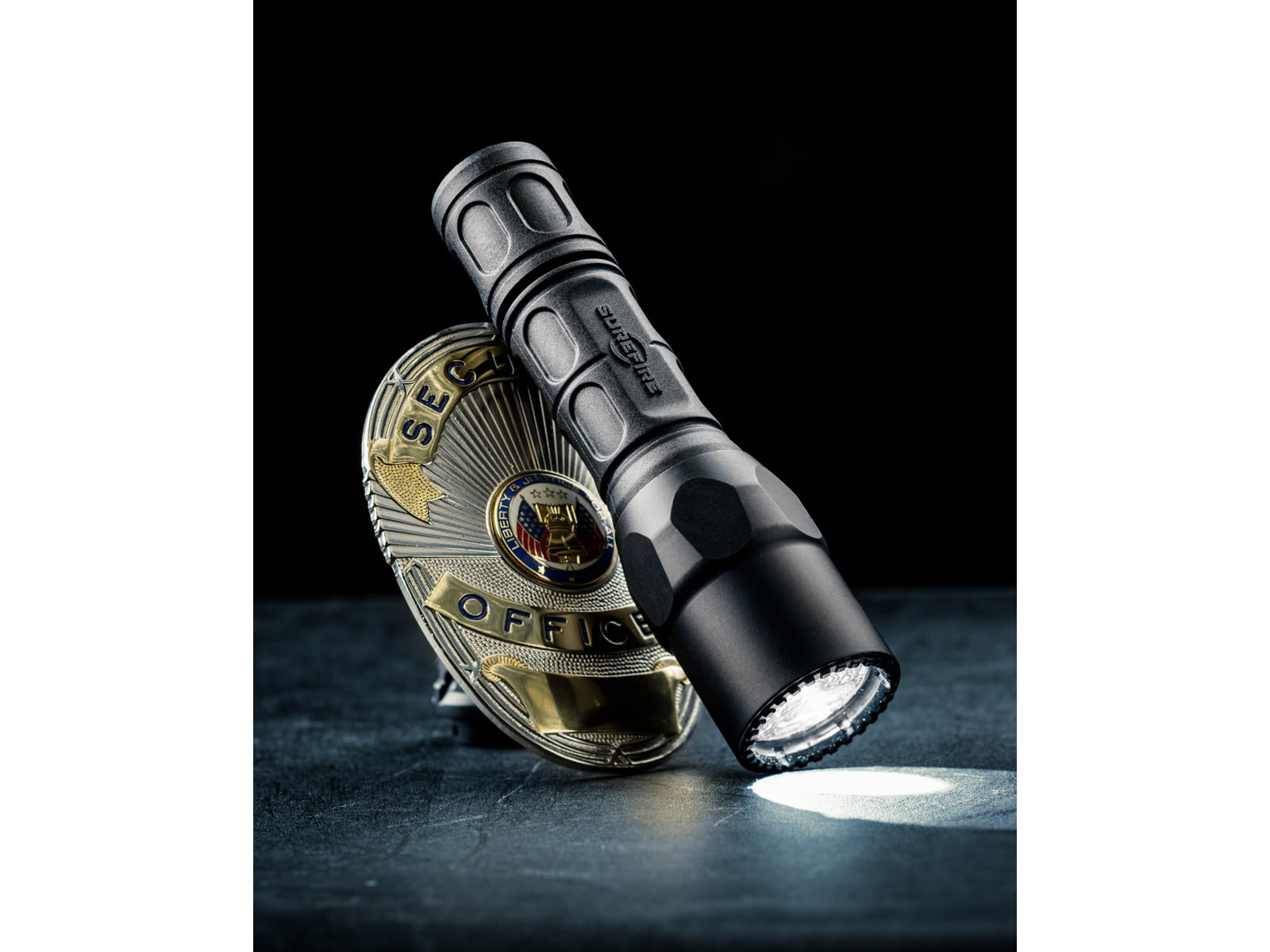 SureFire LE Dual Output LED Flashlight 600 Lumens Black