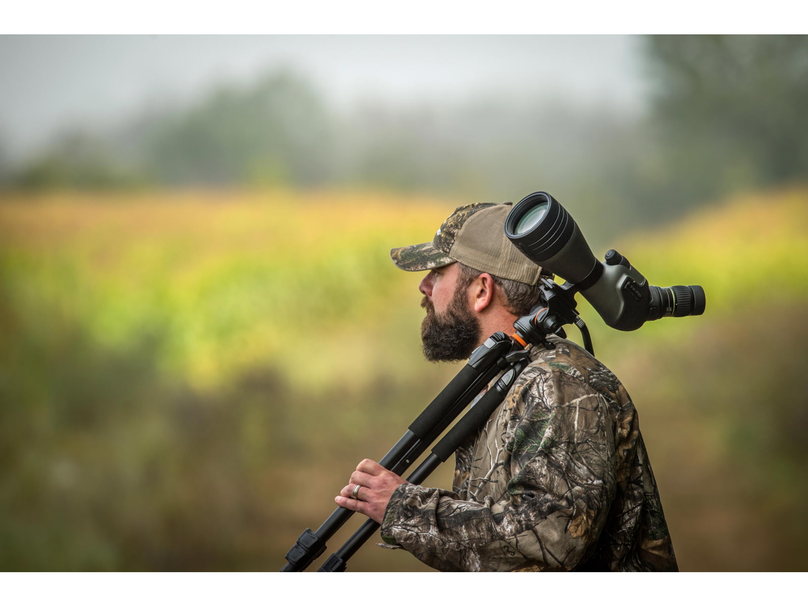 Vanguard Endeavor HD 65A 15-45x65mm Spotting Scope Angled Black Vanguard Endeavor HD