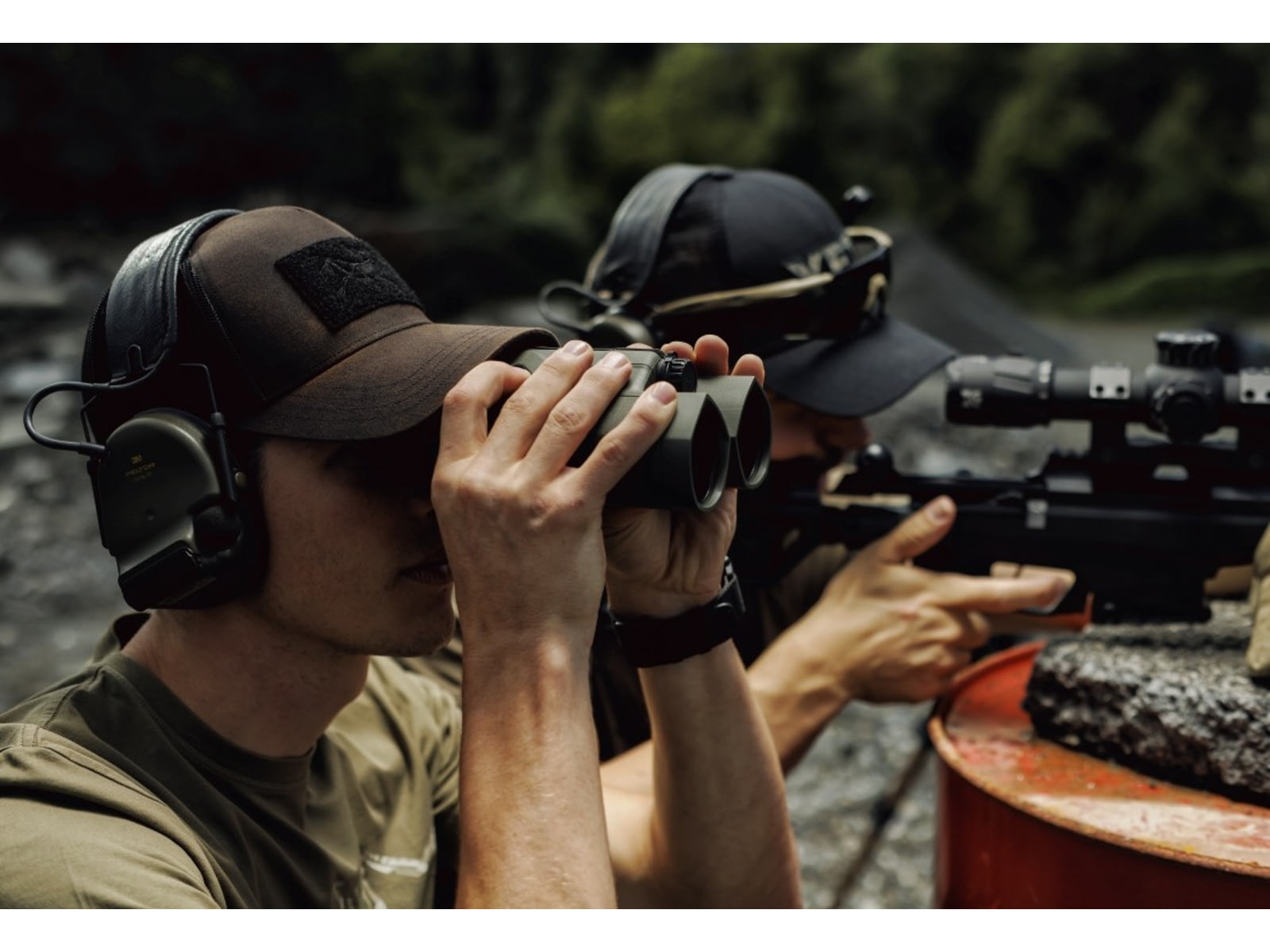 VECTRONIX SHOOTING SOLUTIONS Vector X 42 8x42mm Rangefinding Binocular MSR-SMR Reticle
