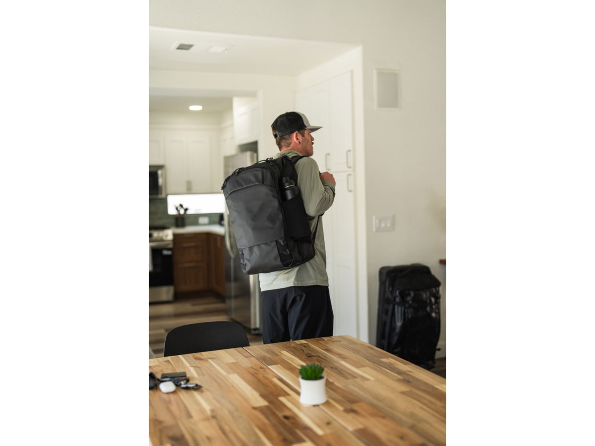 Vertx Urban Ghost Weekender 36L Daypack Black F1 VTX5311 BK NA N/A
