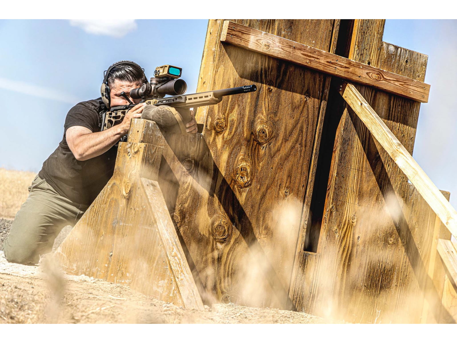 Vortex Impact 4000 Ballistic Rail-Mounted Laser Rangefinder Tan 15.25x11.75x14.75 Tan 4.6in 16oz