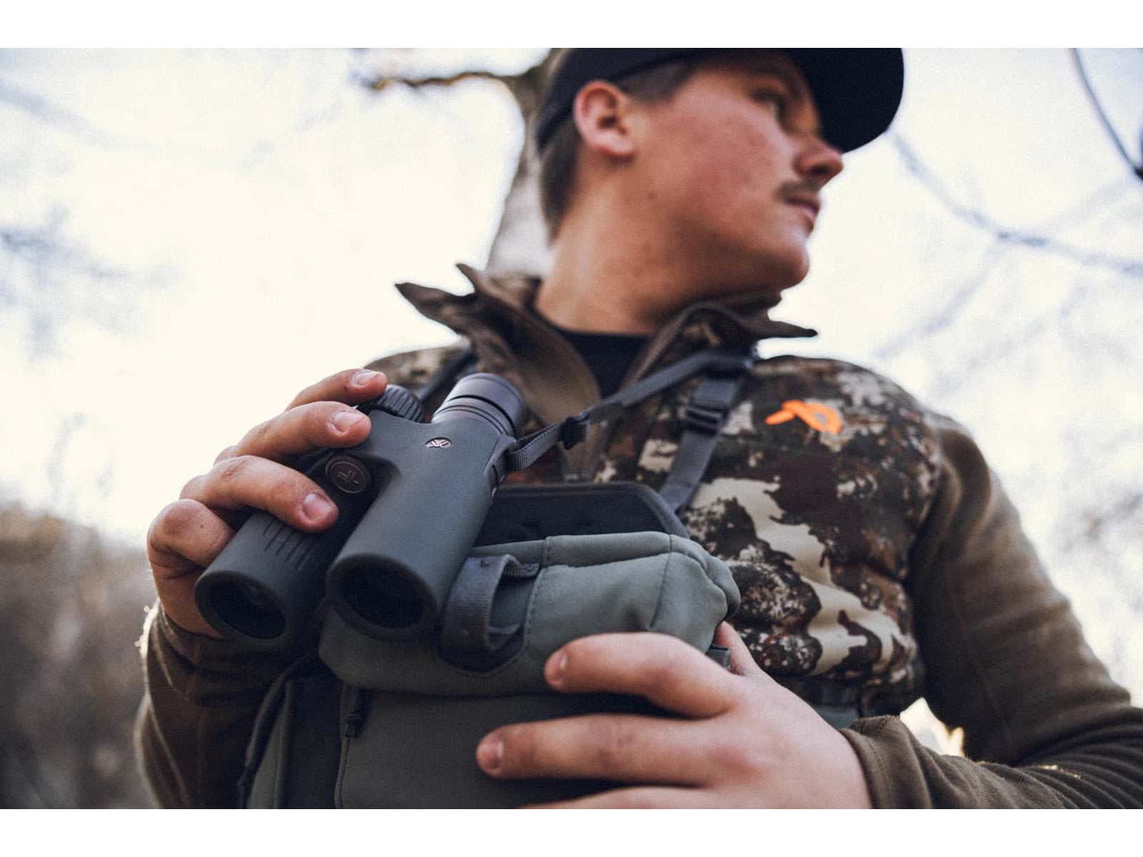 Vortex Razor UHD 10x32mm Binocular Green 9.37x8.25x4.75in 5.7in 21.9oz