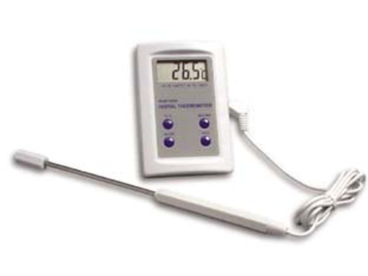 VWR Digital Hand-Held Thermometer with Memory 3750