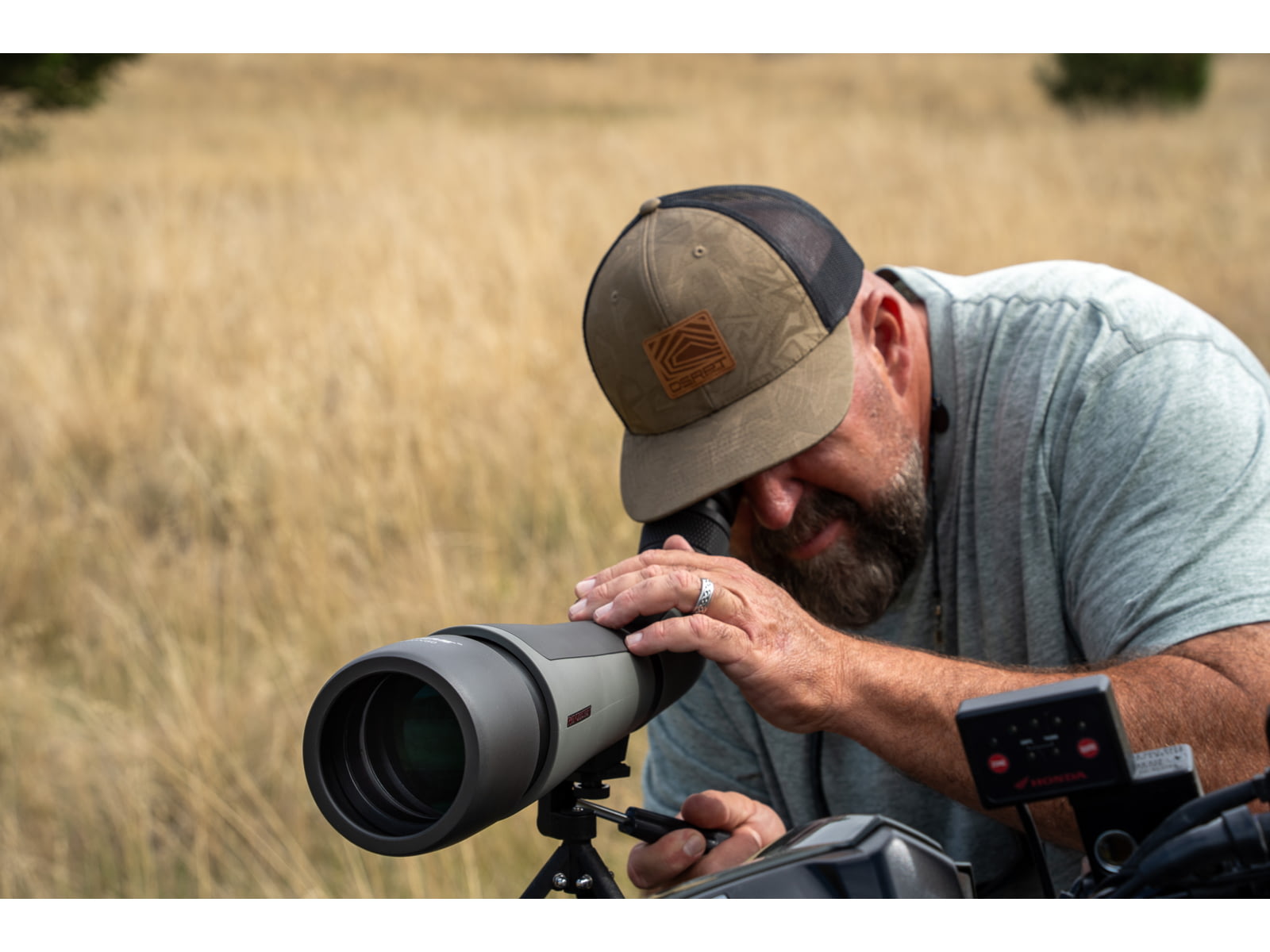 Winchester Supreme Optics W20-60x65mm Spotting Scope Angled Black/Gray WQ-SS-SPRM12-20-60x65