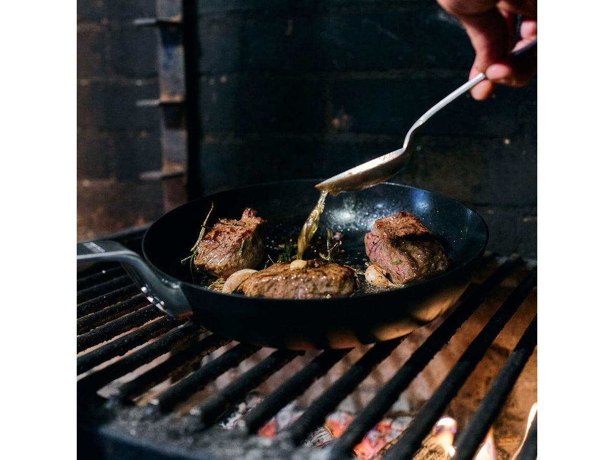 Yeti Carbon Skillet 10 Steel
