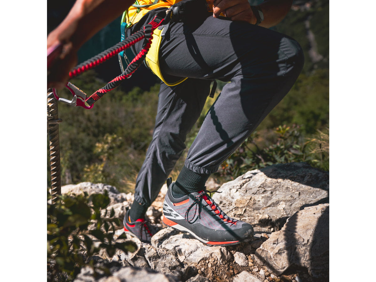 Zamberlan 227 El Cap RR Hiking Shoes - Men's PFAS-Free Grey/Red