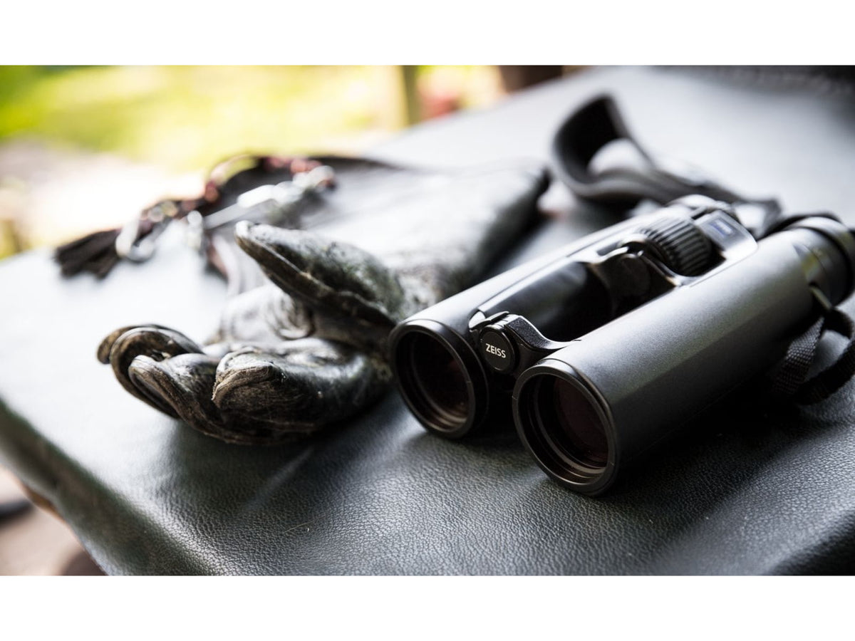 Zeiss Victory SF 8x42mm Schmidt-Pechan Prism Binoculars Black Medium NSN 9005.10.0040 524223-0000-000